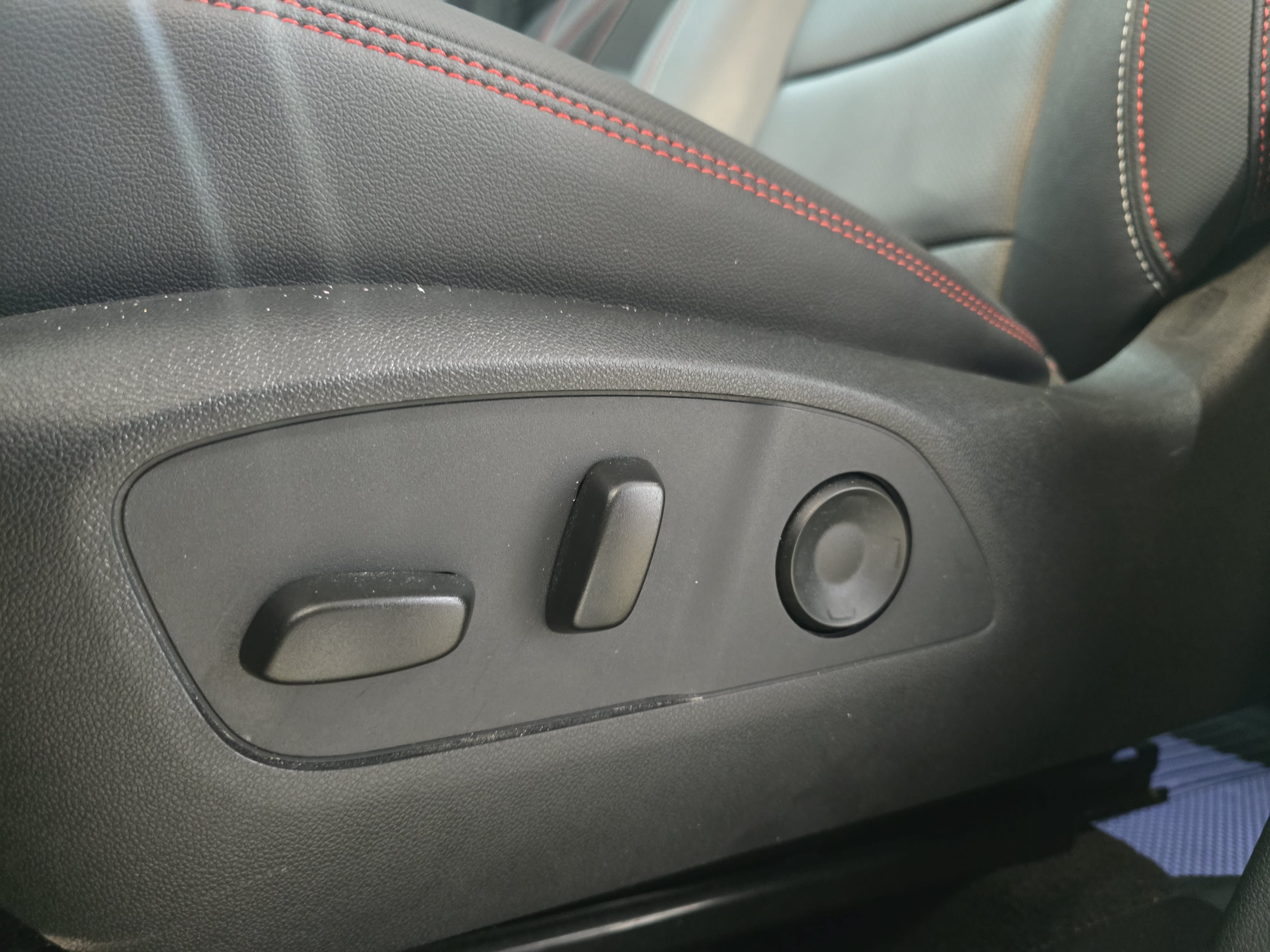Used 2026 Chevrolet Traverse RS w/ LPO, Floor Liner Package FWD image 26