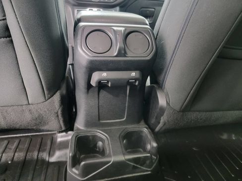 Used 2018 Jeep Wrangler Unlimited Sport S AWD/4WD image 35