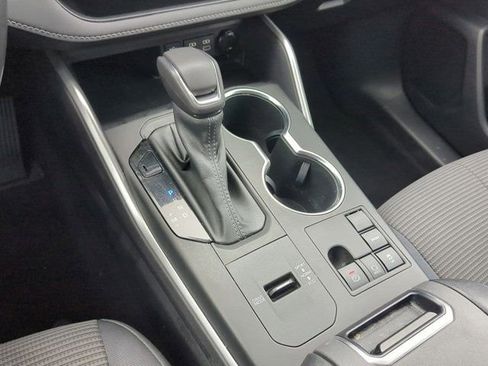 Used 2023 Toyota Highlander LE image 13