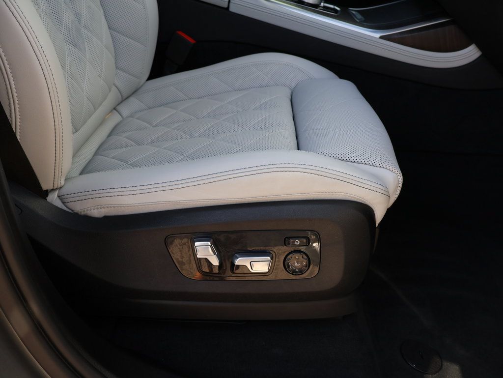 Used 2024 BMW X7 xDrive40i w/ Premium Package AWD/4WD image 12