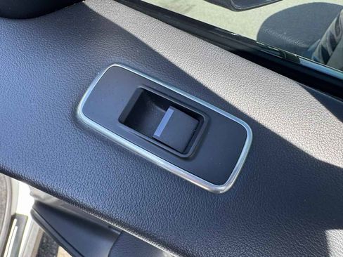 Used 2017 Jaguar F-PACE S image 35