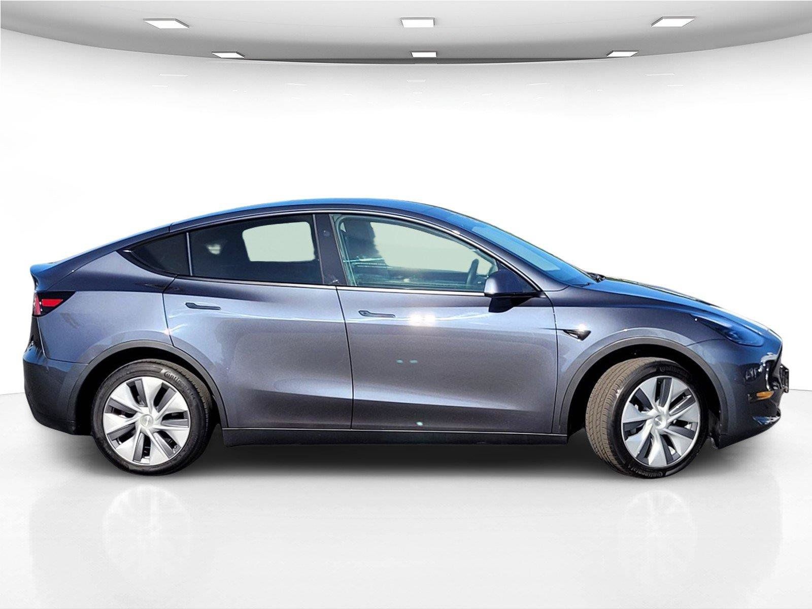 Used 2023 Tesla Model Y Long Range AWD/4WD image 5