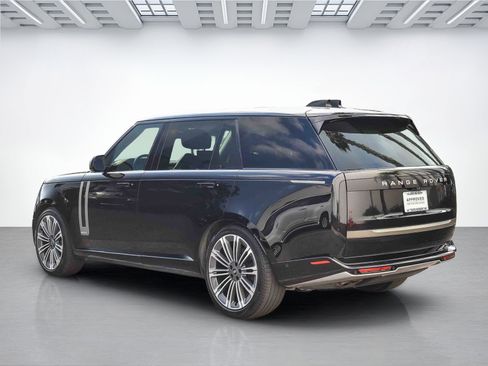 Certified 2024 Land Rover Range Rover Long Wheelbase Autobiography image 8