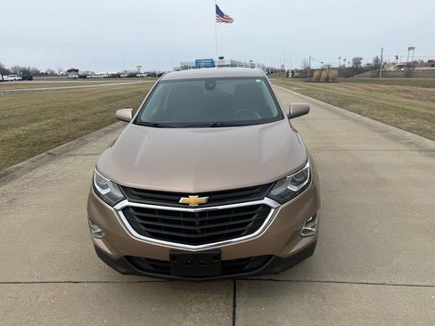 Used 2019 Chevrolet Equinox LT w/ Driver Convenience Package image 11