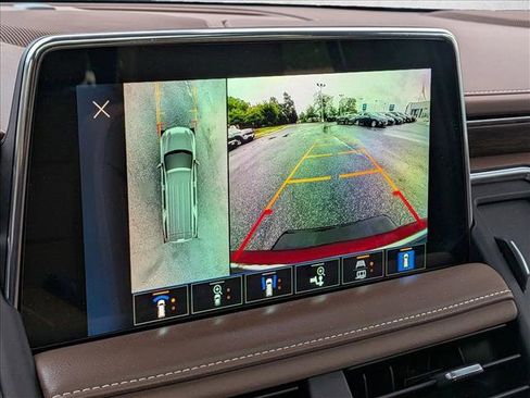 Used 2023 Chevrolet Tahoe High Country AWD/4WD image 11