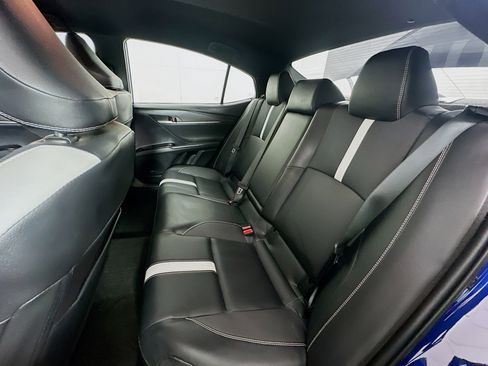 Used 2025 Toyota Camry SE image 25