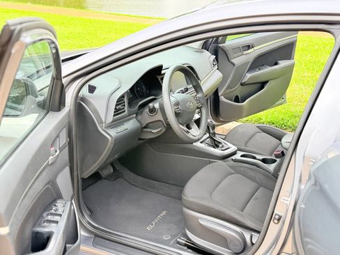 Used 2019 Hyundai Elantra SEL w/ Cargo Package FWD image 13