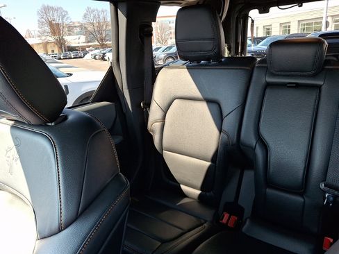 Used 2023 Ford Bronco Badlands w/ Sasquatch Package image 18