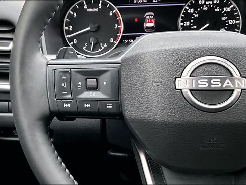 Used 2025 Nissan Rogue SV FWD image 23