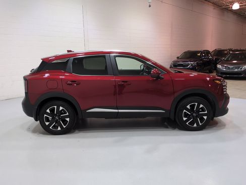 Used 2025 Nissan Kicks SV w/ SV Premium Package AWD/4WD image 2