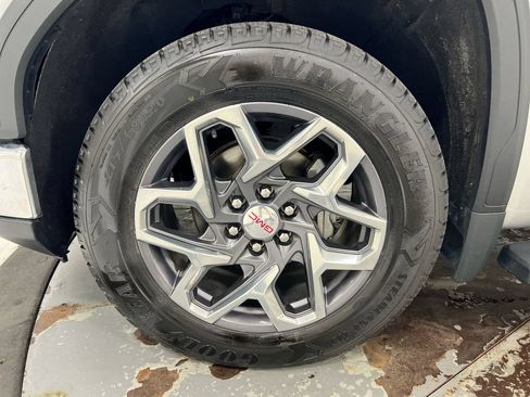 Used 2022 GMC Sierra 1500 SLT AWD/4WD image 26