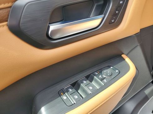 New 2026 Nissan Armada SL w/ Captain's Chari Seat Package RWD image 10