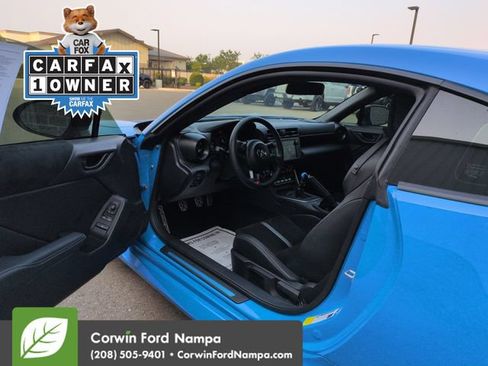Used 2024 Toyota GR86 Premium RWD image 9