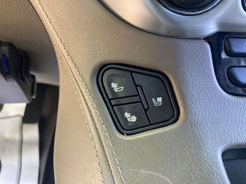 Used 2017 GMC Yukon SLT RWD image 16