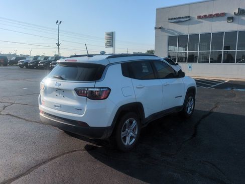 Used 2024 Jeep Compass Latitude AWD/4WD image 5