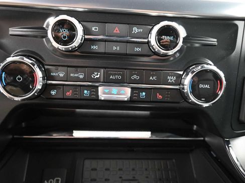 New 2025 Ford F150 Lariat w/ Equipment Group 502A High image 39