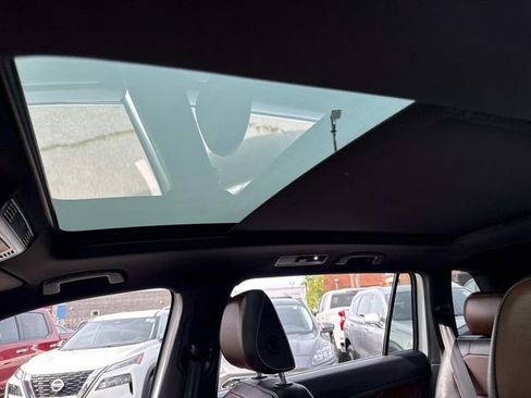 Used 2022 Volkswagen Tiguan SEL R-Line image 25