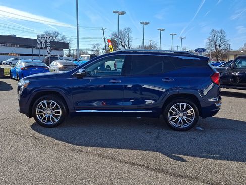 Used 2022 GMC Terrain Denali image 6