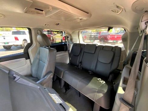 Used 2013 Volkswagen Routan SE image 17