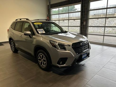 Used 2023 Subaru Forester Premium AWD/4WD image 8