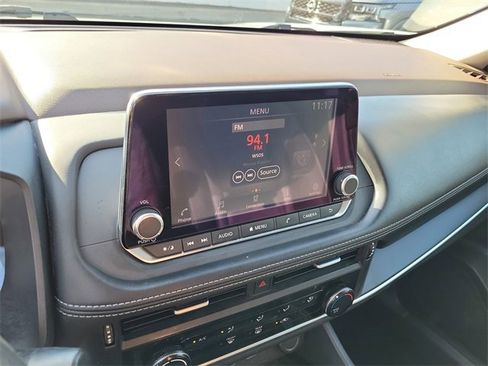 Used 2021 Nissan Rogue S image 17