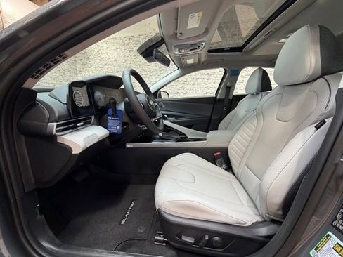 New 2026 Hyundai Elantra Limited FWD image 19