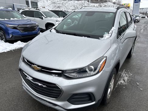 Used 2019 Chevrolet Trax LT w/ LT Convenience Package image 19