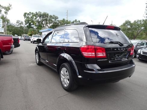 Used 2018 Dodge Journey SE image 5