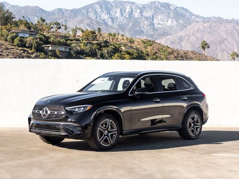 Used 2026 Mercedes-Benz GLC 300 image 3