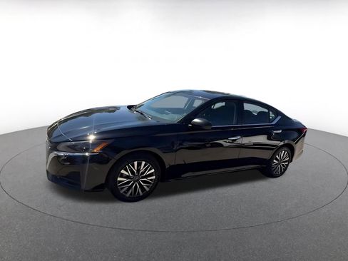 Used 2025 Nissan Altima 2.5 SV image 8