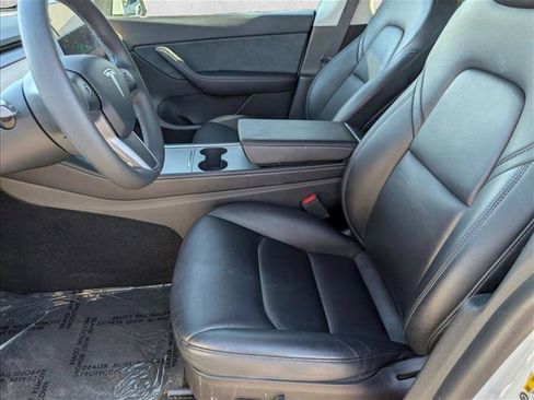 Used 2022 Tesla Model Y Performance image 17