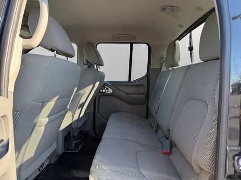 Used 2019 Nissan Frontier SV image 13