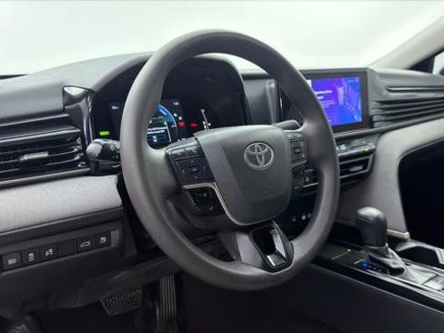 Used 2025 Toyota Camry LE FWD image 24