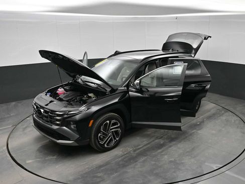 Certified 2025 Hyundai Tucson Limited AWD/4WD image 42