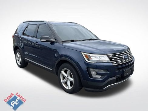 Used 2017 Ford Explorer XLT w/ Equipment Group 202A AWD/4WD image 1
