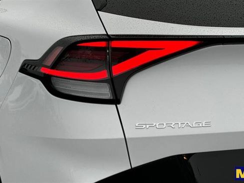 Used 2025 Kia Sportage SX image 36