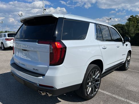Used 2026 GMC Yukon Denali Ultimate AWD/4WD image 3
