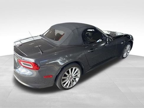 Used 2018 FIAT 124 Spider Lusso RWD image 3