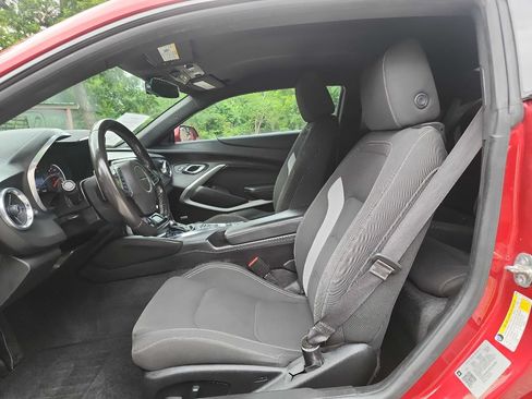 Used 2019 Chevrolet Camaro LT w/ Technology Package RWD image 15