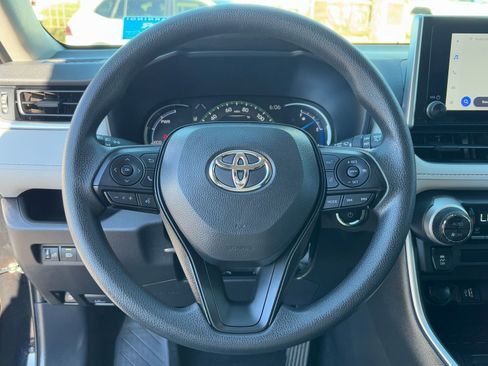Certified 2025 Toyota RAV4 XLE image 21