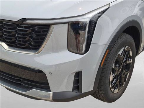 Used 2024 Kia Sorento S w/ Panoramic Sunroof Package AWD/4WD image 9