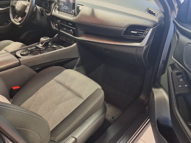 Used 2026 Nissan Rogue SV AWD/4WD image 26