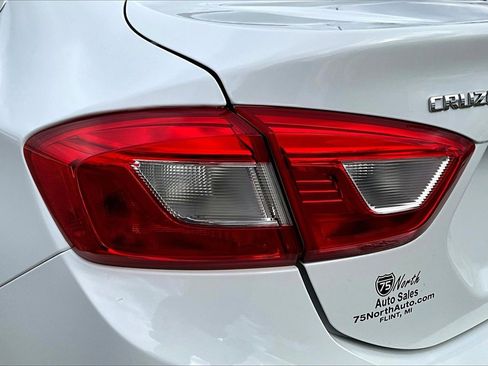 Used 2016 Chevrolet Cruze LT image 21