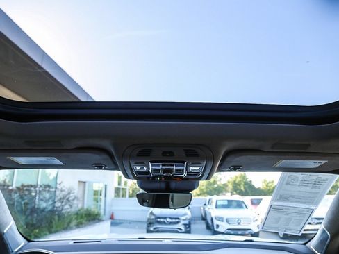Used 2025 Cadillac Escalade ESV Sport Platinum w/ LPO, Floor Liner Package AWD/4WD image 15