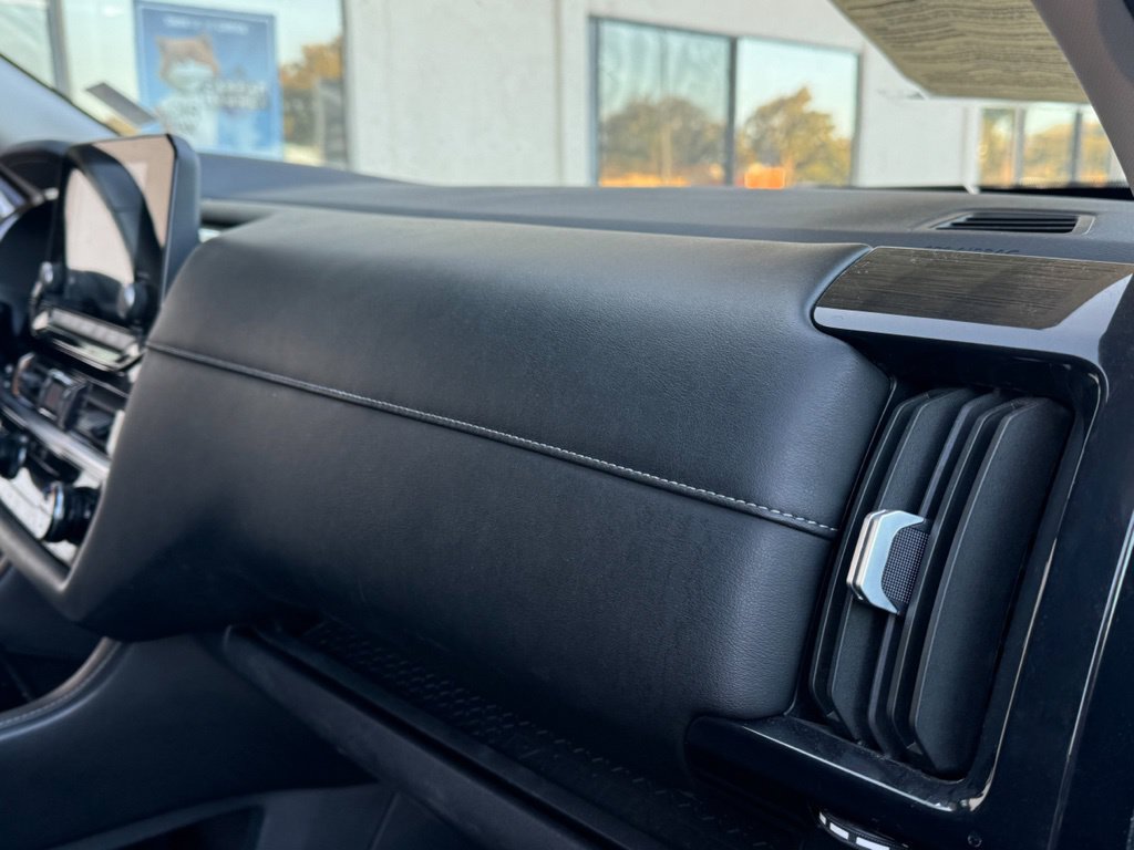 Used 2024 Nissan Pathfinder SV FWD image 25