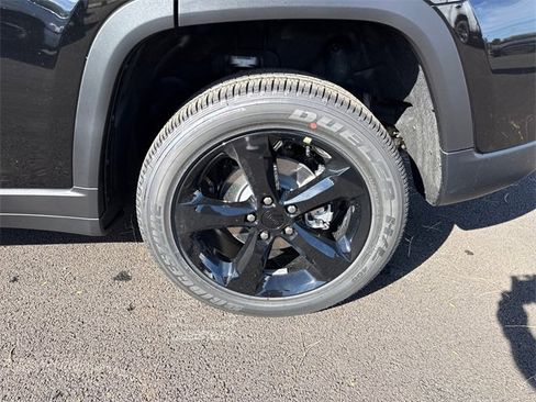 New 2025 Jeep Grand Cherokee Altitude image 5