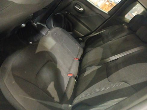 Used 2020 Jeep Renegade Altitude AWD/4WD image 7