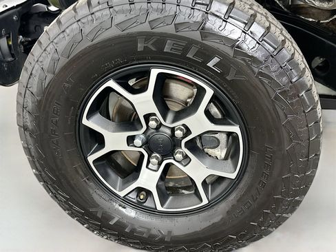 Used 2021 Jeep Wrangler Unlimited Rubicon w/ Uconnect 4C Nav & Sound Group AWD/4WD image 35