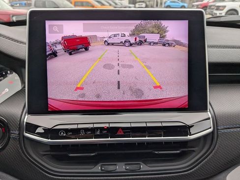 Used 2025 Jeep Compass Latitude w/ Altitude Special Edition image 6