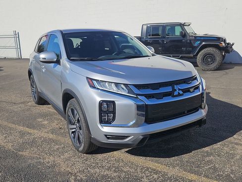 New 2025 Mitsubishi Outlander Sport SE image 2